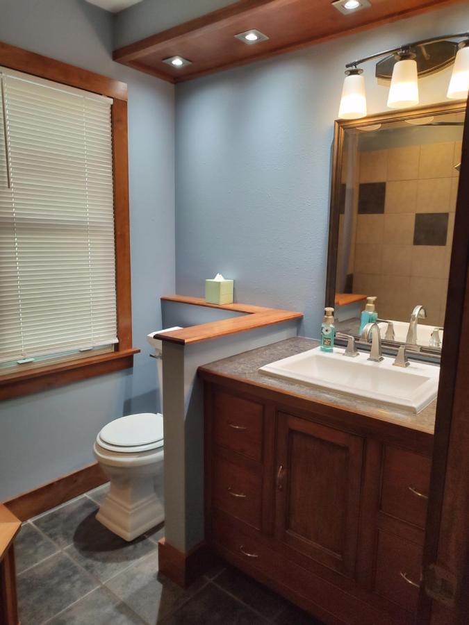 Charming, 1-Bedroom, Open Concept House La Crosse Εξωτερικό φωτογραφία
